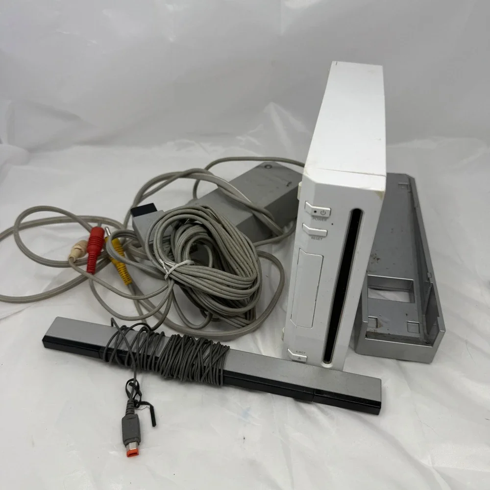 Nintendo Wii Console White RVL-001 GameCube Compatible Bundle Tested Working
